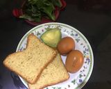 Foto del paso 1 de la receta: Sándwich de aguacate, huevo y espinaca