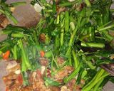 Foto langkah ke 3 dari resep Tumis kangkung.