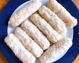 Hình bước làm 2 của món 💚 Phô Mai Que Kéo Dây Chiên Giòn (Crispy Fried Cheese Sticks)