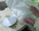 Foto langkah ke 3 dari resep Lemper Ayam Kukus.