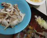 Foto langkah ke 1 dari resep Oseng jamur kancing udang.