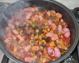 Foto del paso 2 de la receta: Fideos con salchichas y setas