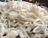 Gambar langkah 2 resipi Yaki Udon (Stir Fry Udon).