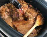 Foto del paso 4 de la receta: Pulled pork a la cerveza (cerdo desmenuzado estilo gringo)