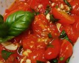 Foto del paso 1 de la receta: Tomates Cherry con albahaca y ajo