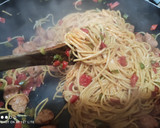 Foto del paso 5 de la receta: Espaguetis con butifarra y pimientos en 23 minutos