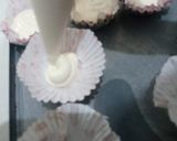 Foto langkah ke 5 dari resep Bolu kukus mekar merah putih.
