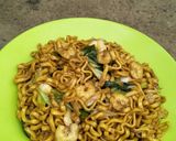 Foto langkah ke 3 dari resep Mie goreng seafood sederhana.