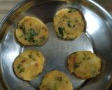 रवा आलू स्टफ्ड इडली (Rava aloo stuffed idli recipe in Hindi) रेसिपी चरण 4 फोटो