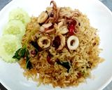 รูปขั้นตอนการทำที่ 5 ของ ข้าวผัดกะเพราปลาหมึก