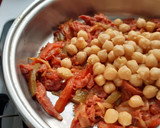 Foto del paso 3 de la receta: Garbanzos con codillo (aprovechamiento)