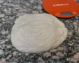 Foto del paso 2 de la receta: Pizza media masa caprese