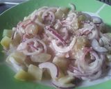 Foto del paso 8 de la receta: Ensalada de chayota / guatila / yota con cebolla morada.