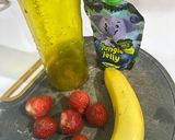 Foto langkah ke 1 dari resep Banana Berry Smoothies.