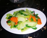 Hình bước làm 5 của món Su su xào cần tây, cà rốt