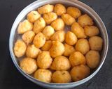A picture of step 3 of Dahi vada.
