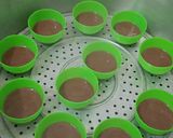 Foto langkah ke 8 dari resep Bakpia Kukus Cokelat Isi Keju (Brownies Kukus Keju).