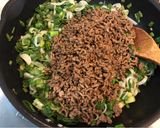Foto del paso 4 de la receta: Cebollines con carne y arroz
