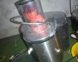 A picture of step 2 of Watermelon beets juice.