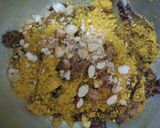 A picture of step 4 of Winter special kacchi haldi ki panjiri /raw turmeric panjiri.