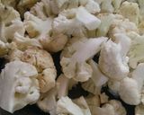A picture of step 1 of Cauliflower pea veg.