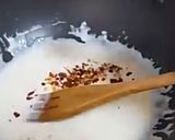 A picture of step 2 of White Cheese Sauce Pasta.