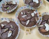 A picture of step 4 of Chocolate chips cup cake.