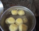 Foto langkah ke 4 dari resep Bakso Tapioka Goreng Mekar.