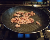Foto del paso 2 de la receta: Ensalada de espinacas con tocino