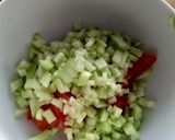 Une image de l'étape 1 de Raïta de concombre et tomate.