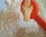 A picture of step 4 of Milk candy ball AKA Gullisuwa.