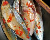 Foto langkah ke 2 dari resep Pindang ikan asam manis kembung sekembung kembungnya.