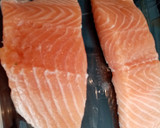 Foto del paso 3 de la receta: Lomos de salmón en salsa de puerro y nueces