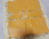 Foto del paso 2 de la receta: Empanada de pollo, bechamel y queso