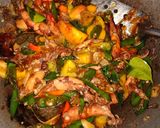 Foto langkah ke 5 dari resep Tumis Cumi Asin.