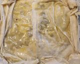 A picture of step 6 of Christmas pudding baklava.
