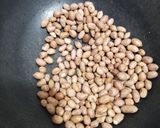 A picture of step 1 of Makhana rewri and chikki.