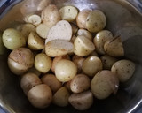 Foto del paso 3 de la receta: Filete al perejil con papas rústicas