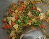 A picture of step 1 of Mix veg noodles.