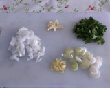 Foto del paso 1 de la receta: Guisantes con lo que tengas a mano