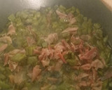 Foto del paso 3 de la receta: Filetes de lomo de cerdo al horno, con bechamel  de pimiento verdes y jamón, aromatizada con té verde