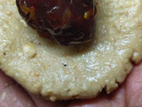 સ્ટફ્ડ પીનટ લાડુ(stuff peanut ladu recipe in gujarati)