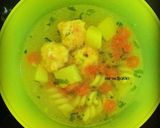 Foto langkah ke 6 dari resep Sop Macaroni Bakso Udang.