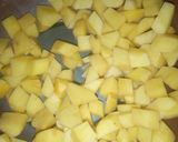 A picture of step 1 of Vegetable white rice.