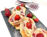 Φωτογραφία βήματος 9 της συνταγής Strawberry & cheesecake rolls