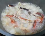 รูปขั้นตอนการทำที่ 3 ของ ต้มยำกุ้งน้ำพริกเผาใส่ฟักเขียว