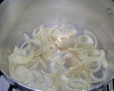 Foto del paso 2 de la receta: Chorizos a la sidra con papas y arvejas