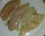 Foto del paso 3 de la receta: Pechuga a las finas hierbas