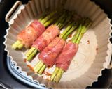Hình bước làm 2 của món SP.1026 - Bacon Cuốn Măng Tây Đút Lò