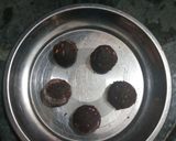 चॉकलेट केक पॉप्स (Chocolate cake pops recipe in Hindi) रेसिपी चरण 2 फोटो